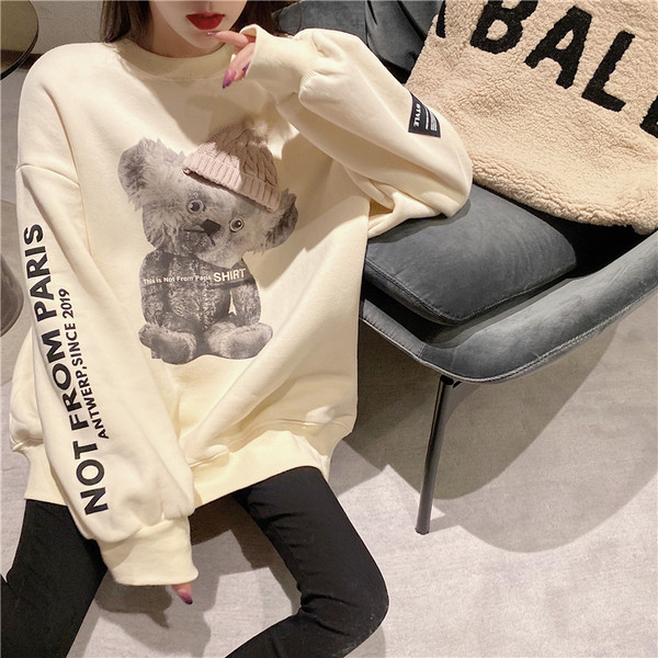 Bluză largă de damă cu imprimeu koala și pălărie element 3D