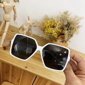 Stílusos női napszemüveg négyzet alakú