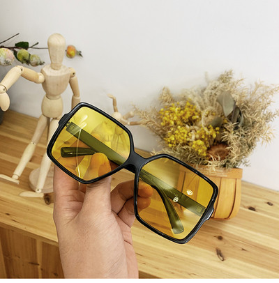 Stílusos női napszemüveg négyzet alakú