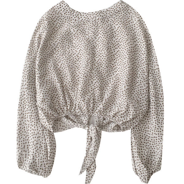 Hétköznapi női ing nyakkendővel és hosszú ujjal