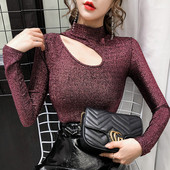 Elegantna ženska bluza sa sjajnim efektom i izrezom