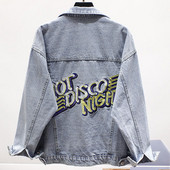 Модерно дамско дънково яке с надпис и широк ръкав 