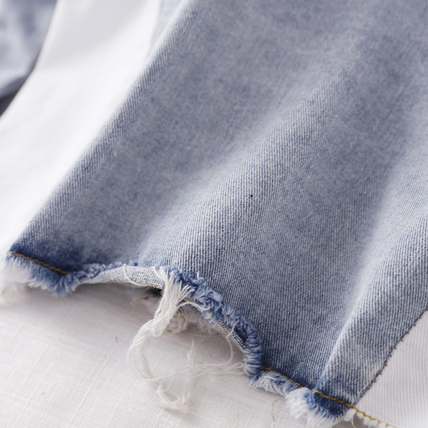 Geacă de damă din denim bicolor model larg cu guler clasic