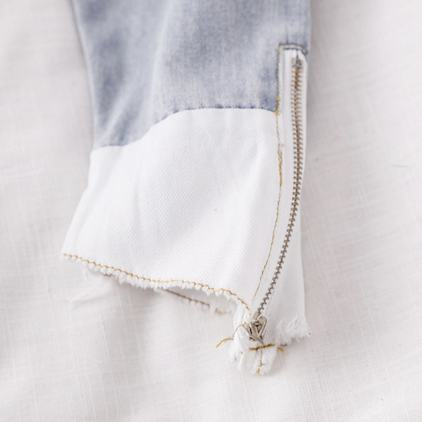 Geacă de damă din denim bicolor model larg cu guler clasic