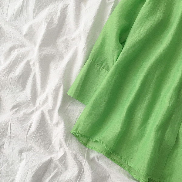 Női ing széles modell klasszikus gallérral és hosszú ujjal