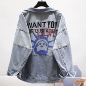 Geacă casual de damă din denim model larg cu aplicații și inscripții