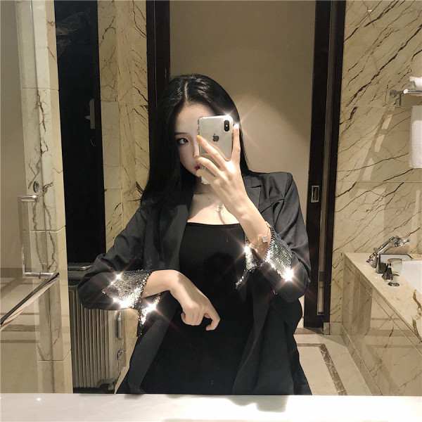 Geaca de dama eleganta cu paiete pe maneci