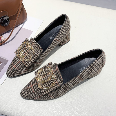 Pantofi dama in carouri cu catarama metalica