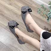 Karirane ženske casual cipele s ravnim potplatom i trakom