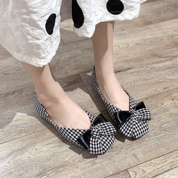 Karirane ženske casual cipele s ravnim potplatom i trakom