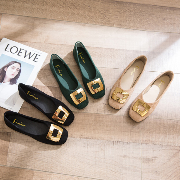 Pantofi moderni de dama din piele intoarsa cu talpa plata si catarama