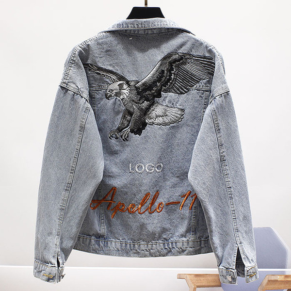 Модерно дамско дънково яке широк модел с бродерия и надпис 