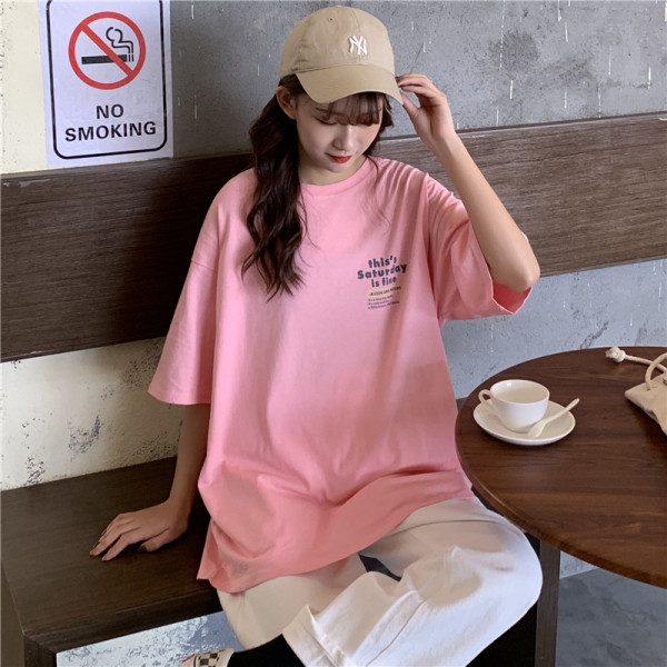 Nyomtatott, kerek nyakkivágású női póló - széles modell