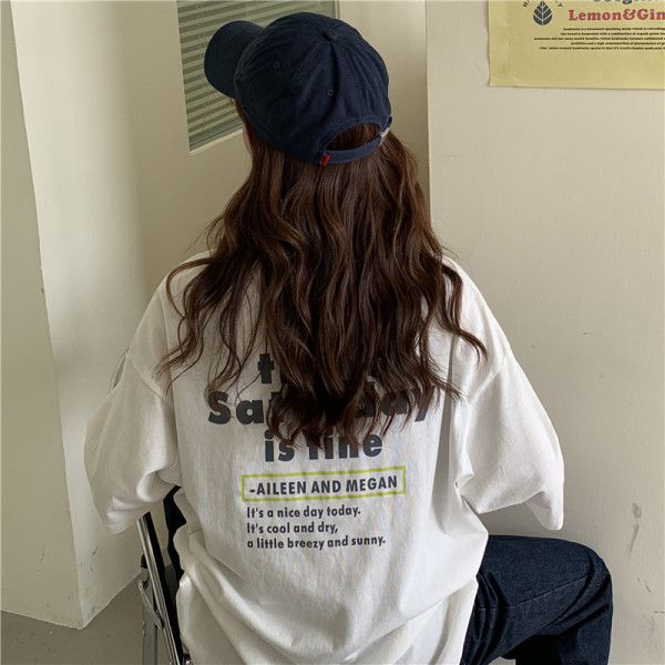 Nyomtatott, kerek nyakkivágású női póló - széles modell