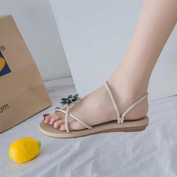 Sandale de dama de vara intre varf si talpa plata