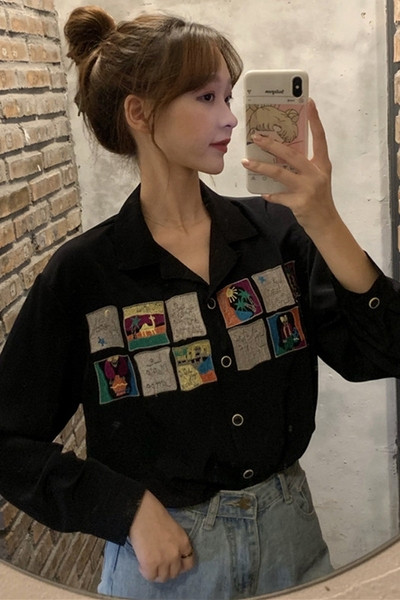 Cămașă modernă de damă cu nasturi și broderie