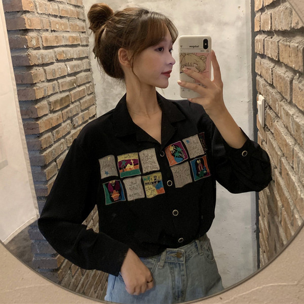 Cămașă modernă de damă cu nasturi și broderie