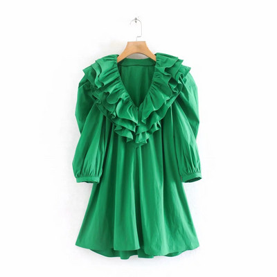 Нов модел модерна дамска рокля с V-образно деколте в зелен цвят