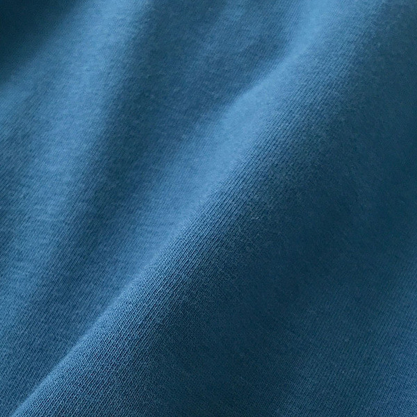 Tricou dama cu aplicatie colorata si decolteu oval