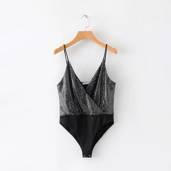 Model nou de corp de dama modern cu bretele subtiri si efect stralucitor