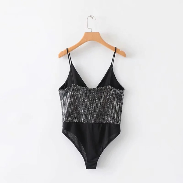 Model nou de corp de dama modern cu bretele subtiri si efect stralucitor