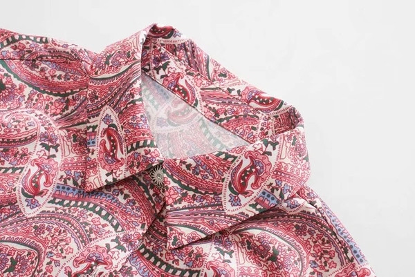 Модерна дамска рокля разкроен модел с класическа яка и дълъг ръкав