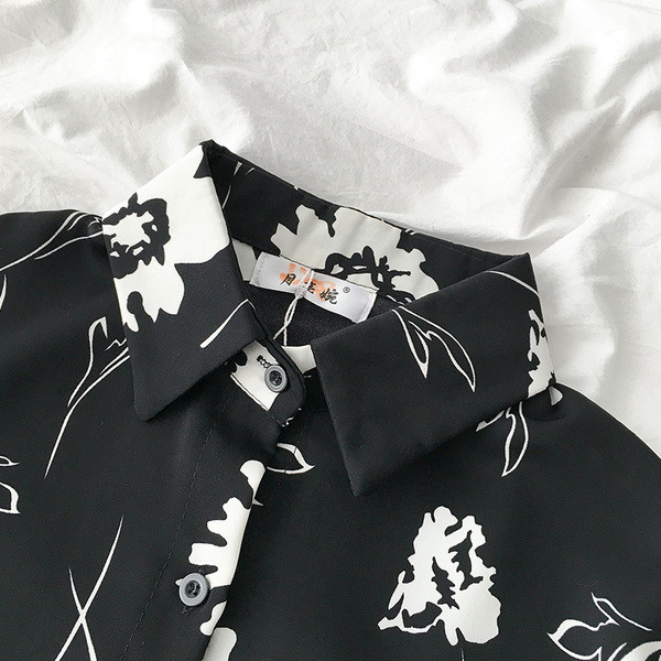 Cămașă modernă de damă cu motive florale și mâneci lungi