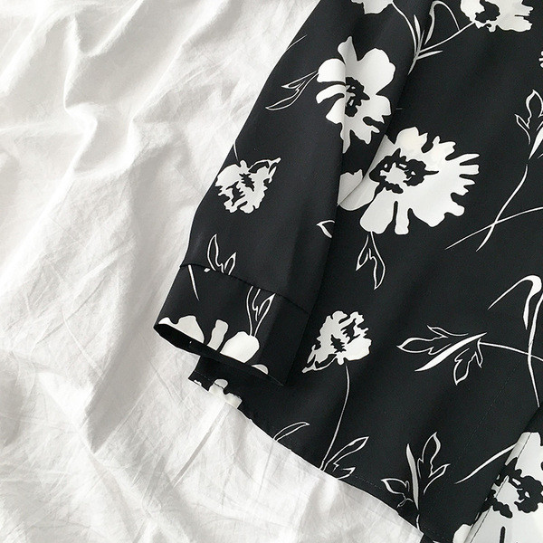 Cămașă modernă de damă cu motive florale și mâneci lungi