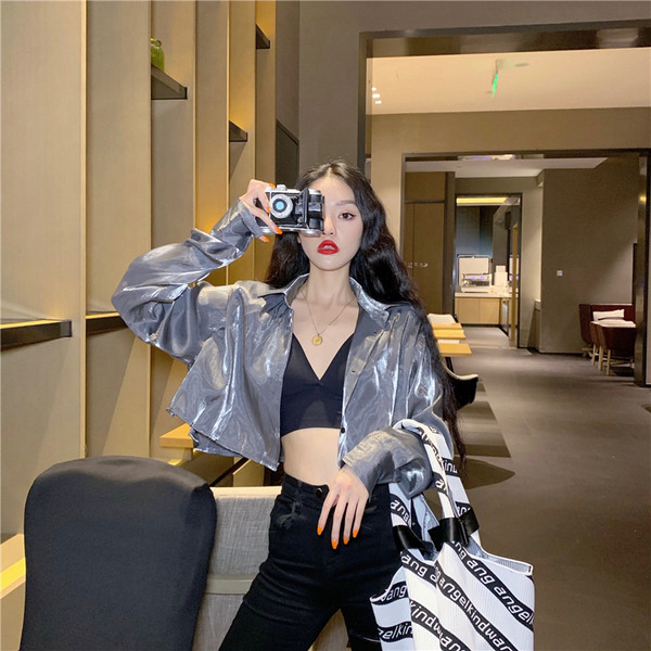 Cămașă scurtă retro de damă, cu guler și nasturi clasici