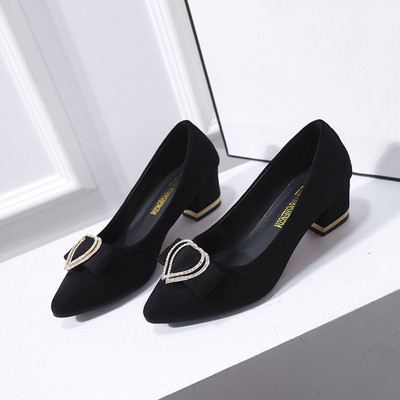 Pantofi dama din piele intoarsa cu toc mic gros si catarama - inima