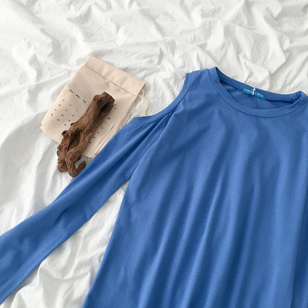 Lezser női blúz csupasz váll és kerek nyakkivágással