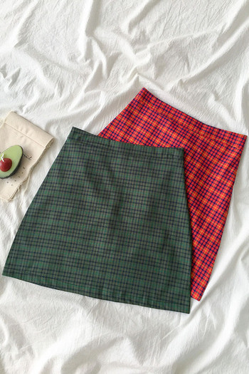 Карирана дамска къса пола с А-линия