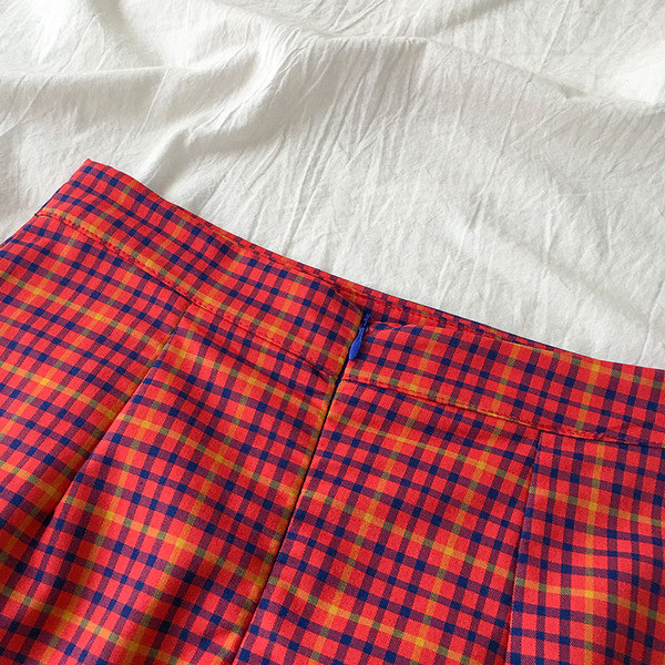 Карирана дамска къса пола с А-линия