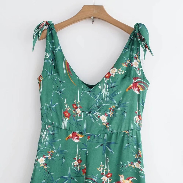 Ikdienas sieviešu kombinezons plats modelis ar lencēm un krāsainu rakstu