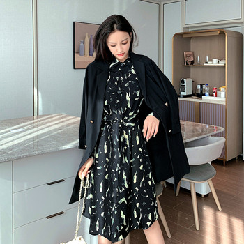 Rochie modernă de damă cu guler și curea clasică în negru