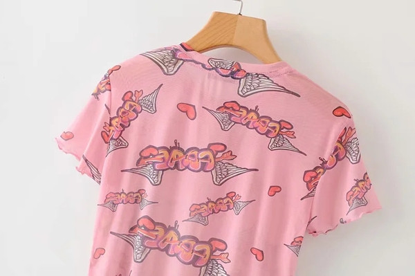 Tricou scurt de damă cu decolteu oval și inscripții