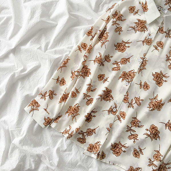 Cămașă modernă de damă cu motive florale și guler clasic