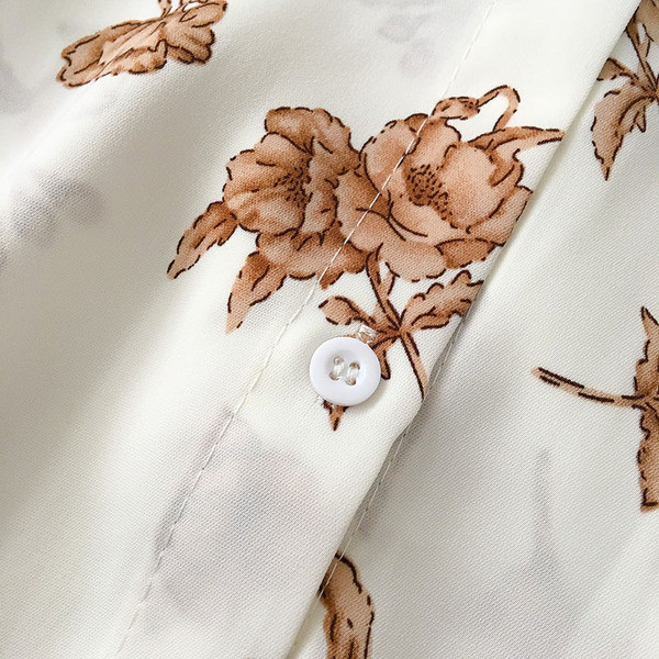 Cămașă modernă de damă cu motive florale și guler clasic