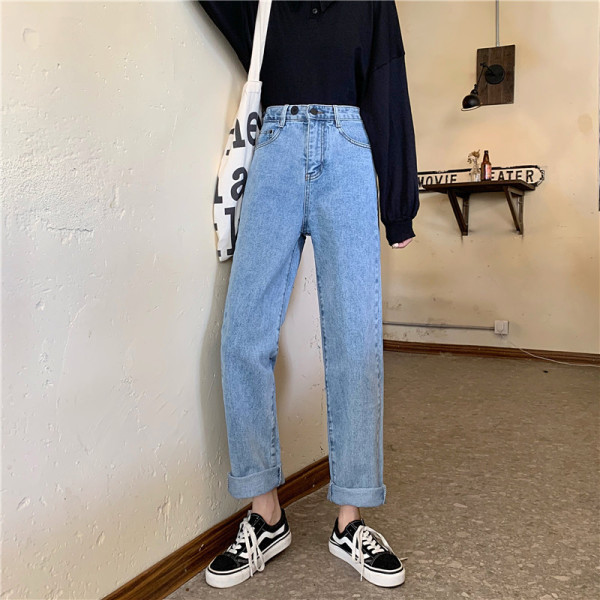 Ženske traperice s visokim strukom i vanjskim džepom