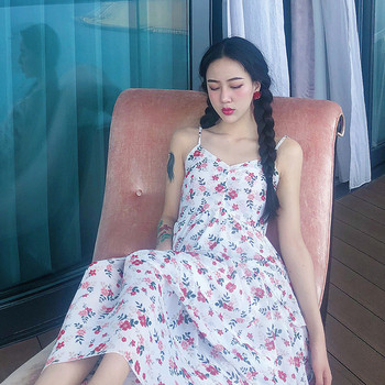 Флорална дамска рокля с V-образно деколте и тънки презрамки