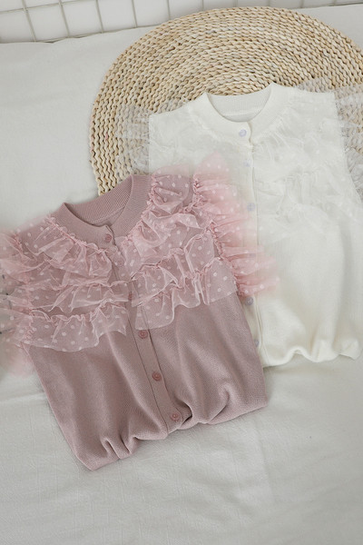 Vesta moderna de dama cu nasturi si tul