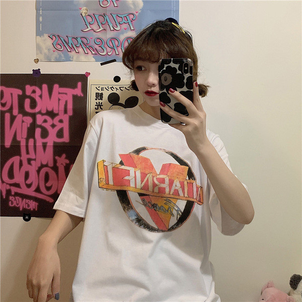 Alkalmi női póló mintával és kerek nyakkivágással - széles modell