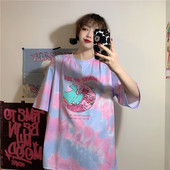 Krāsaina sieviešu blūze ar īsām piedurknēm, ovālu kakla izgriezumu un apdruku