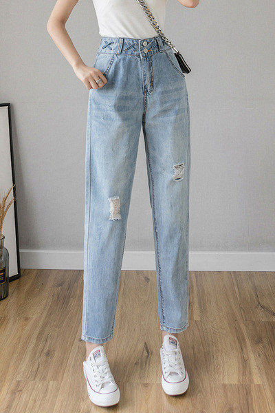 Ležeran ženski ravni model s visokim strukom i poderan na desno