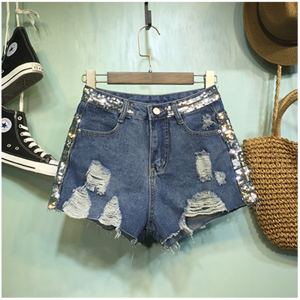 Női modern rövidnadrág flitterekkel, szakadt motívumokkal
