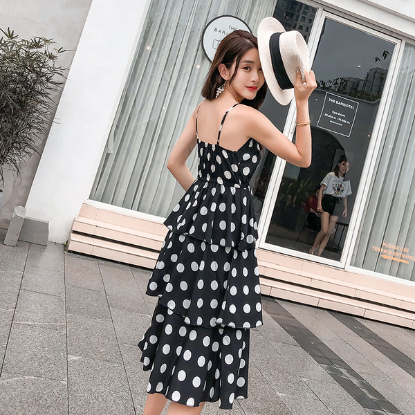 Rochie casual de dama cu bretele subtiri si decolteu spitz cu puncte