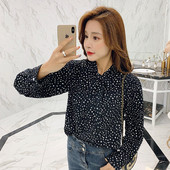 Cămașă modernă de damă cu buline, cu mâneci lungi și panglică