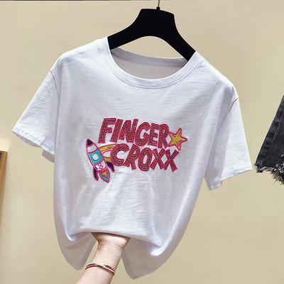 Tricou de damă cu mâneci scurte, inscripție și paiete