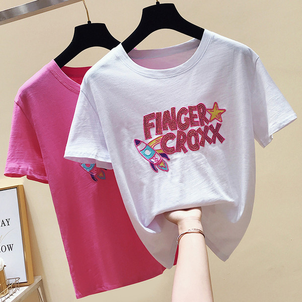 Tricou de damă cu mâneci scurte, inscripție și paiete