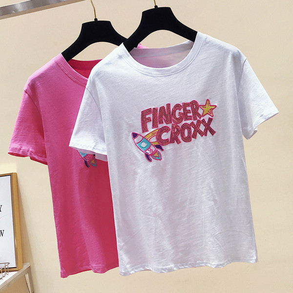 Tricou de damă cu mâneci scurte, inscripție și paiete